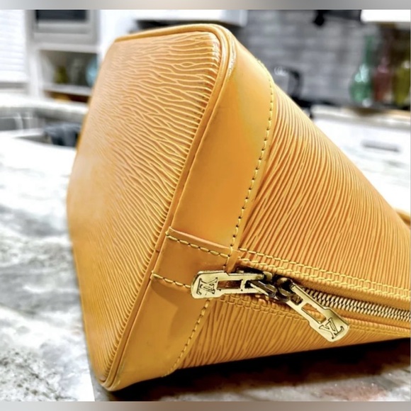 LV Alma bag - Picture 6 of 10